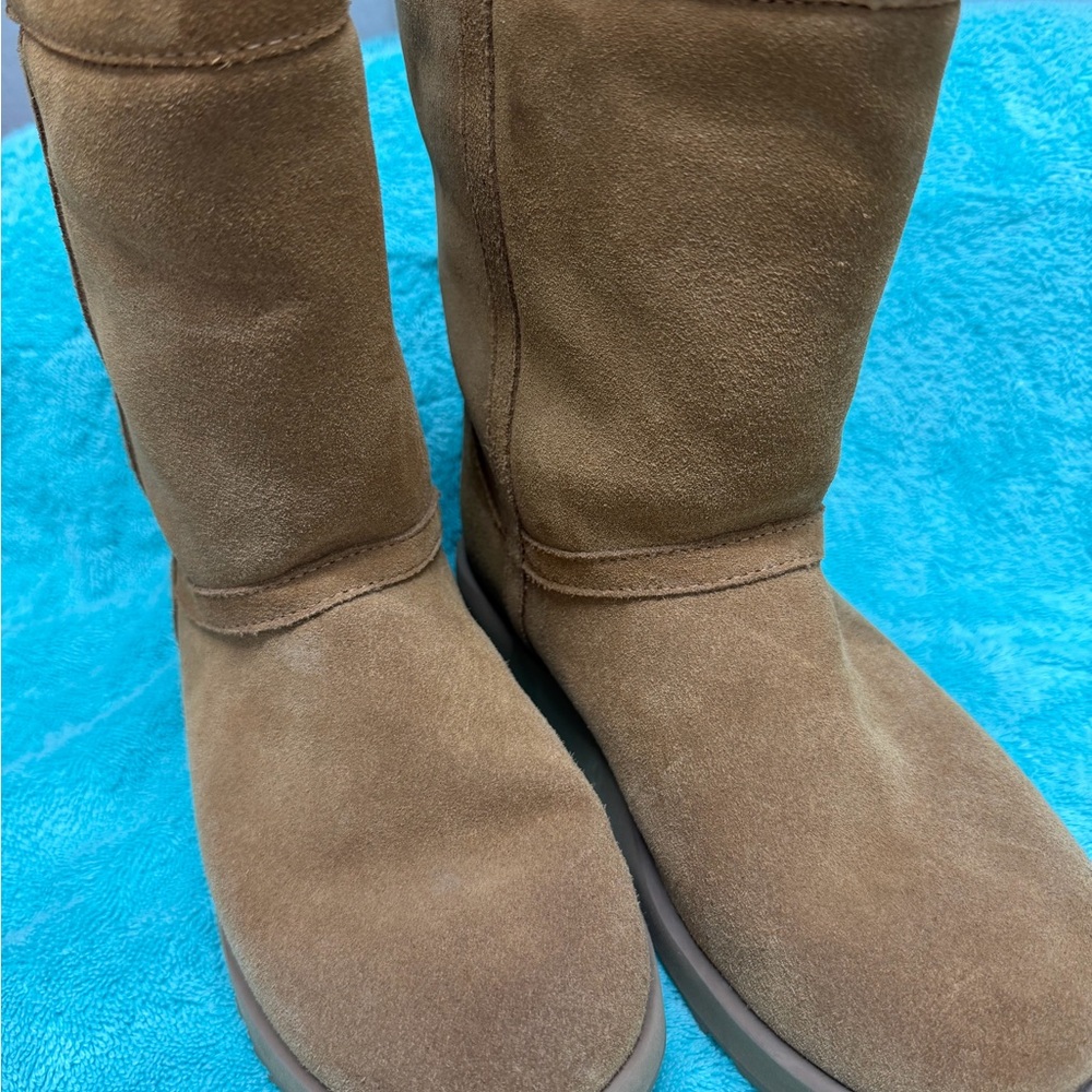UGG Brown Suede Boots with Cream Lining